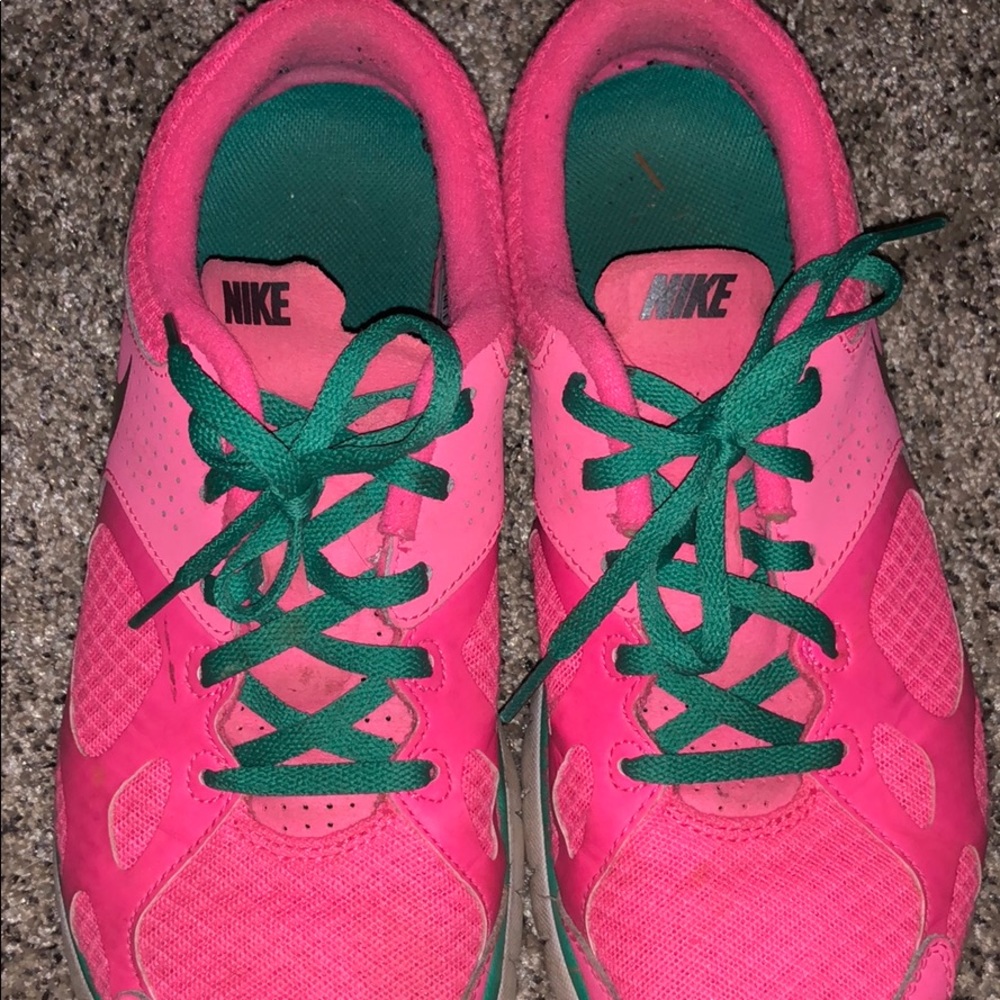 Nike tennis shoes